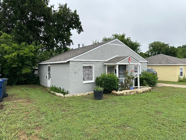 816 Ford St in Garland, TX - Building Photo - Building Photo