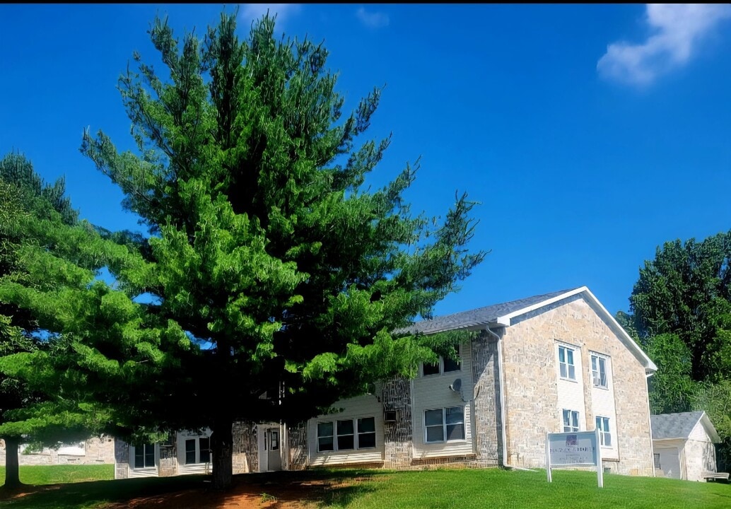 Magnolia Manor Apartments and Townhomes in Des Moines, IA - Foto de edificio