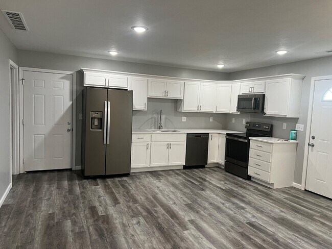 109 Makayla Ave, Unit #3 in Grand Island, NE - Foto de edificio - Building Photo