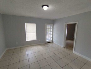 5210 Dodge Rd in Jacksonville, FL - Building Photo - Building Photo