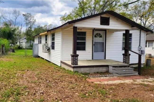 property at 515 Mock St