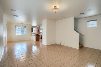 3770 E Kristal Way in Phoenix, AZ - Building Photo - Building Photo