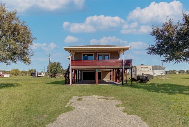 1306 Choctaw in Port Bolivar, TX - Building Photo - Building Photo