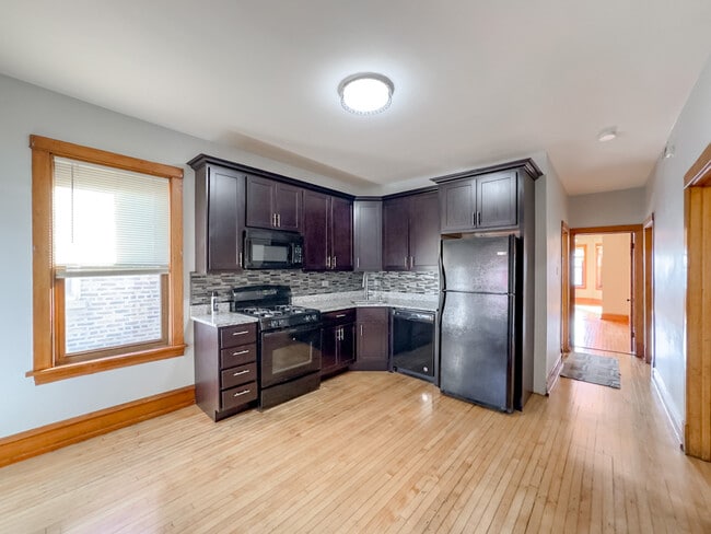 4322 W Kamerling Ave in Chicago, IL - Building Photo - Building Photo