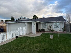 2396 Del Monte St in Livermore, CA - Building Photo