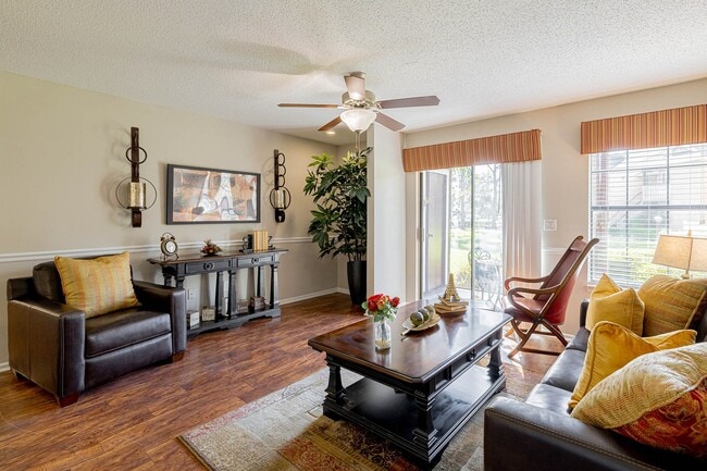 The Park at Palermo Apartments in Tampa, FL - Foto de edificio - Building Photo