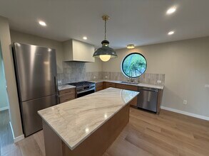 5780 Violeta Ave in Atascadero, CA - Foto de edificio - Building Photo