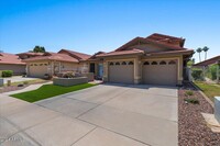 687 N May St in Chandler, AZ - Foto de edificio - Building Photo