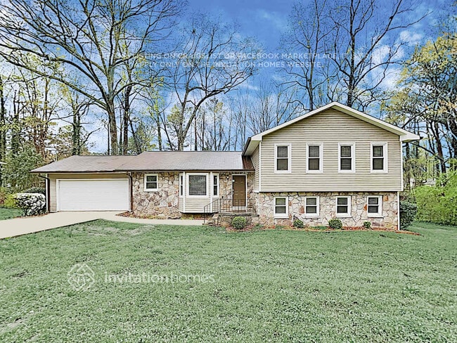 property at 2354 Shadowood Dr SW