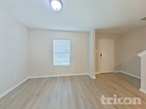 10122 Cerritos dr in Cut And Shoot, TX - Building Photo - Building Photo