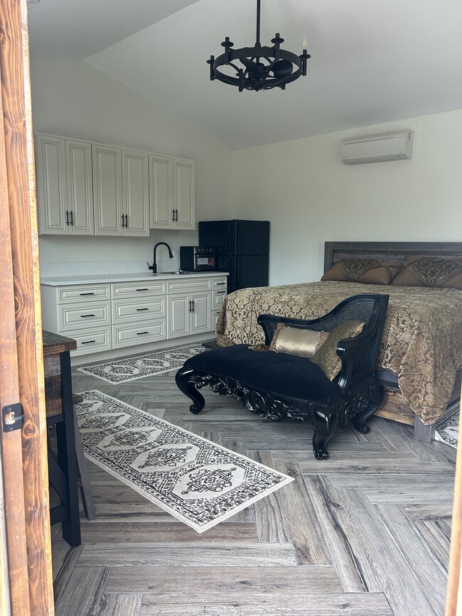 261 Cruzero St, Unit The House that Love Built in Ojai, CA - Building Photo - Building Photo