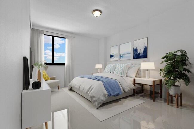 110 N Federal Hwy in Fort Lauderdale, FL - Foto de edificio - Building Photo