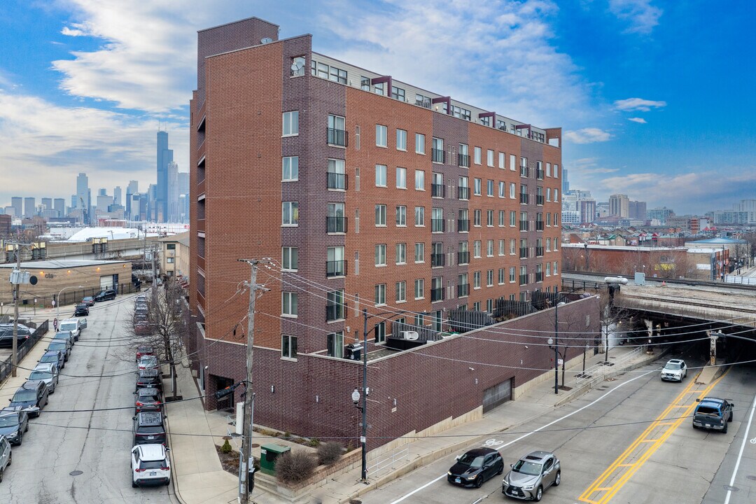 Archer Place in Chicago, IL - Building Photo