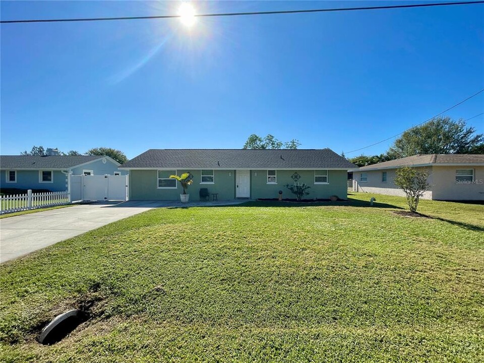 4046 Fleet Ln in Sarasota, FL - Foto de edificio