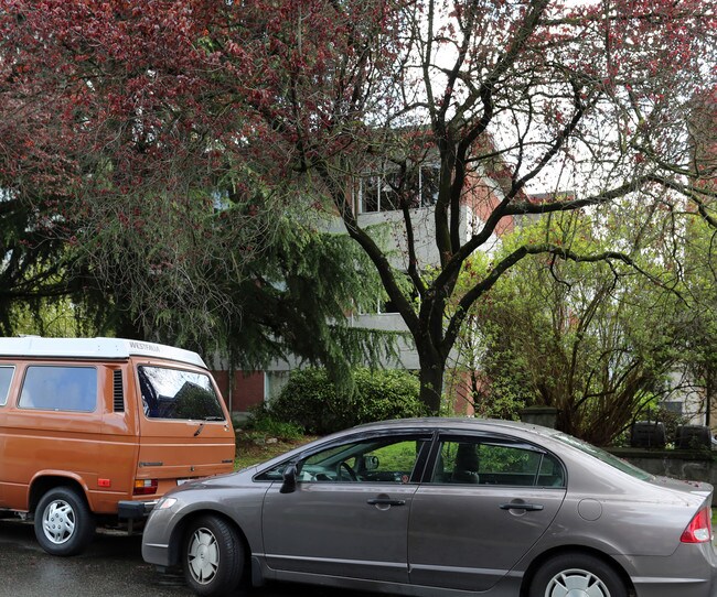 1176 W 11th Ave in Vancouver, BC - Building Photo - Primary Photo