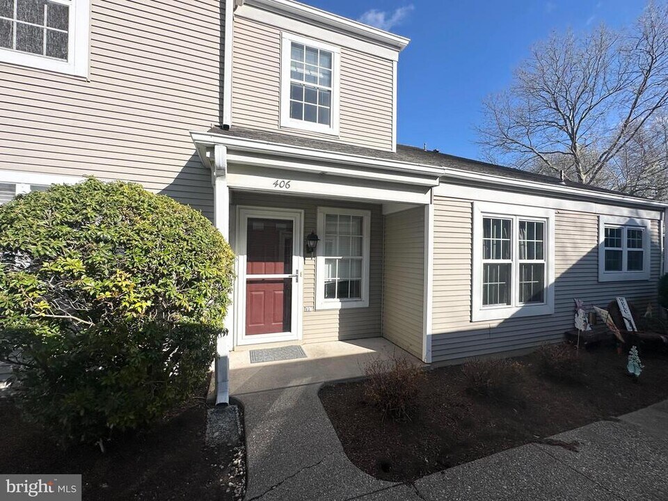 406 Barrington Ct in Palmyra, PA - Building Photo