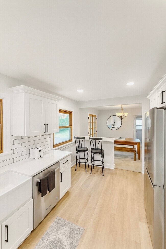 1805 Beaconwood Ave in South Euclid, OH - Building Photo - Building Photo