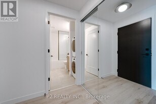 1635 Military Trail in Toronto, ON - Building Photo