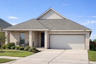 5608 McLanahan Ln in Crowley, TX - Building Photo