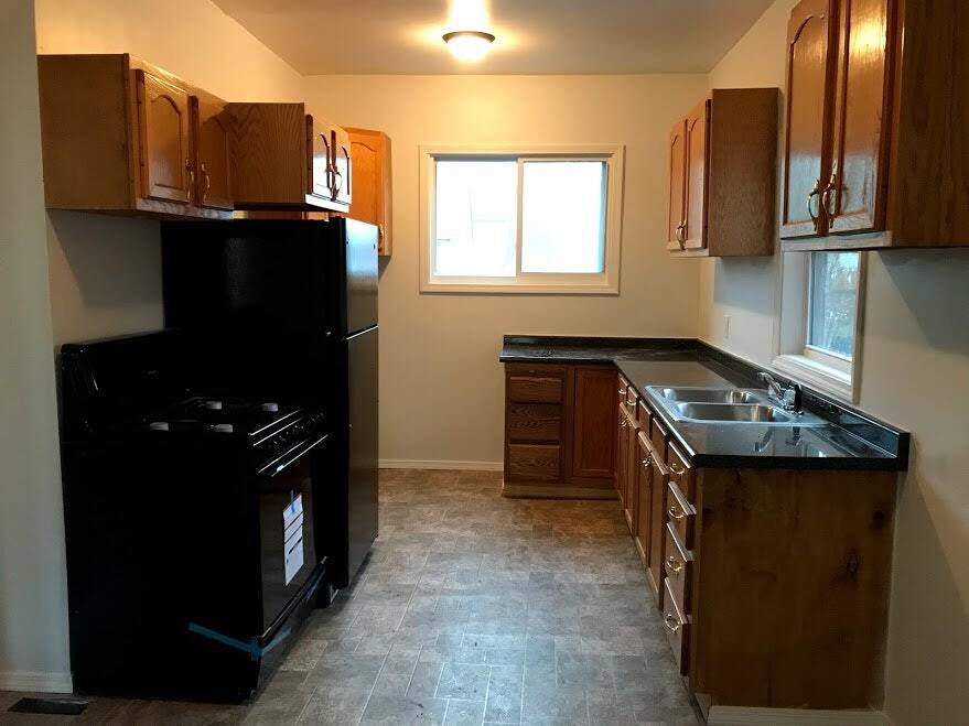 423 Parade St in Erie, PA - Building Photo