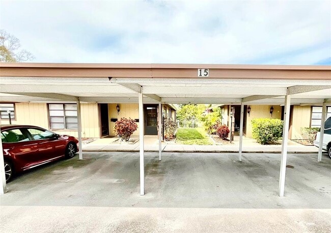 1980 Tahitian Pl in Dunedin, FL - Building Photo - Building Photo