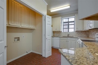 4141 Hyer St-Unit -C in Dallas, TX - Building Photo - Building Photo