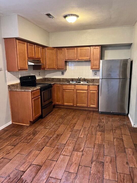 40 Adeline Ct, Unit C in Belleville, IL - Foto de edificio