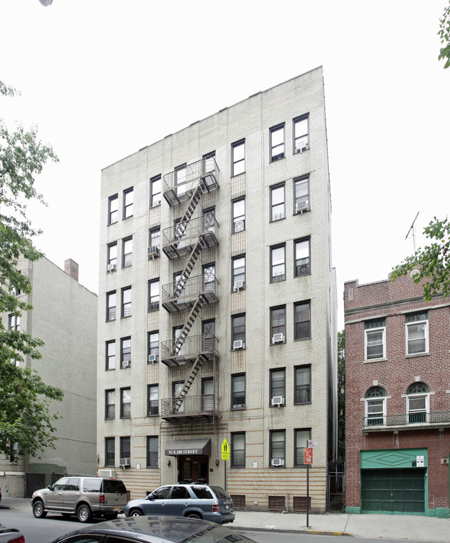 92 East 208th Street in Bronx, NY - Building Photo - Building Photo