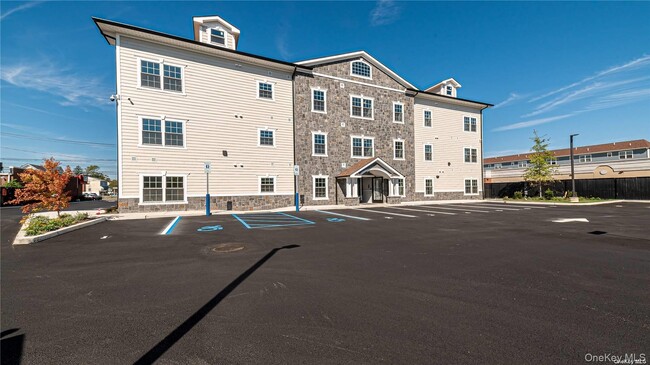 776 Fulton St in Farmingdale, NY - Building Photo - Building Photo