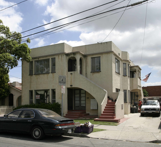 1414 Orizaba Ave in Long Beach, CA - Building Photo - Building Photo