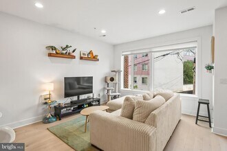 662 Glick Ct NW in Washington, DC - Building Photo - Building Photo