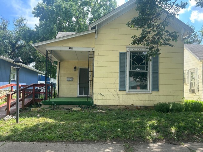 property at 309 W 11th St