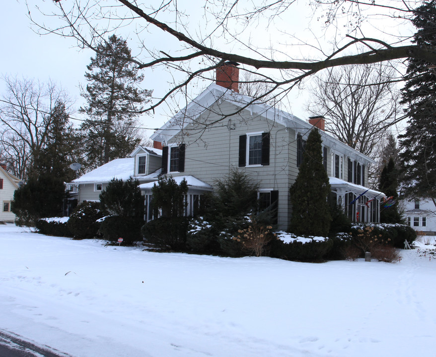 290 W Seneca Tpke in Syracuse, NY - Foto de edificio