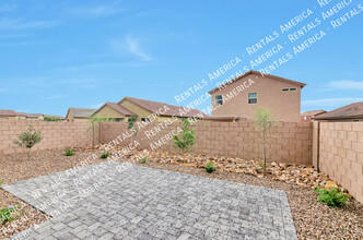 8821 E Stone Meadow Cir in Tucson, AZ - Building Photo - Building Photo