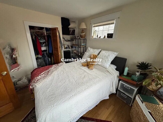 21 Sartwell Ave, Unit 3A in Somerville, MA - Building Photo - Building Photo