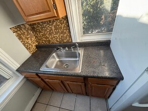 5427 Angora Terrace, Unit Apt 2 in Philadelphia, PA - Foto de edificio - Building Photo