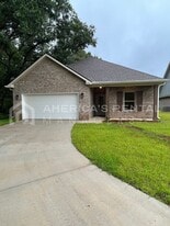 826 Temple St in Foley, AL - Building Photo