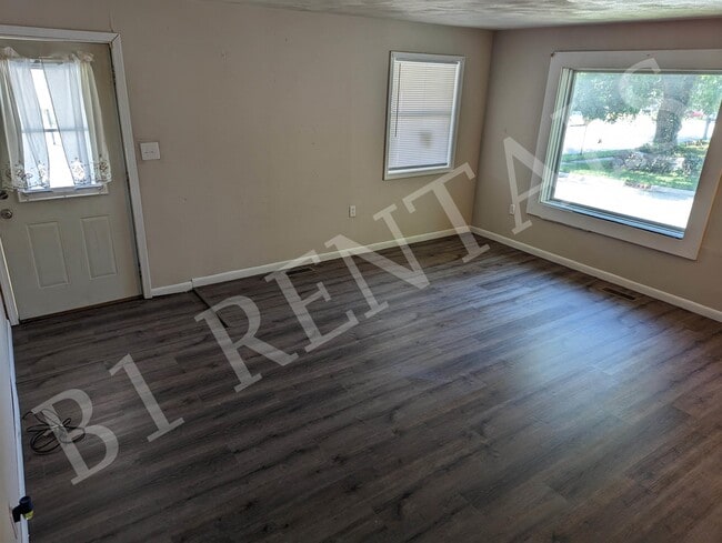 326 6th St in North Vernon, IN - Building Photo - Building Photo