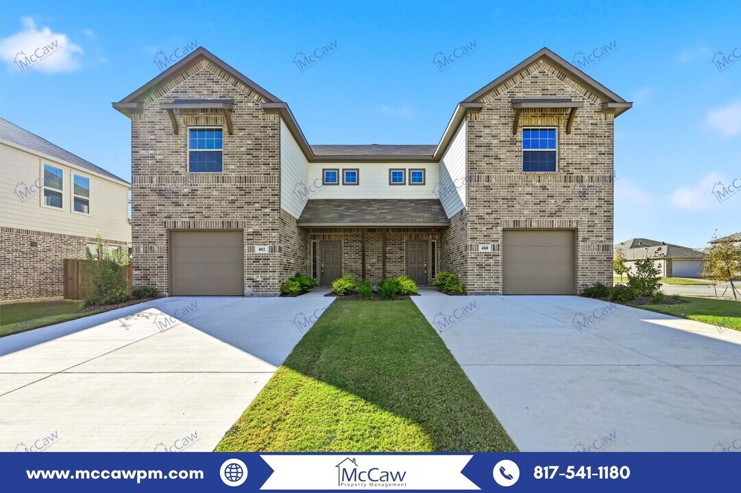 402 Wrangler Ln in Denton, TX - Building Photo