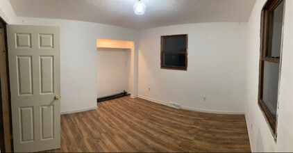 2085 Cedar St in Holt, MI - Building Photo - Building Photo