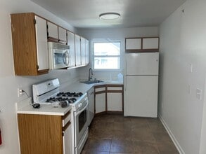 398 Keswick Dr in Piscataway, NJ - Building Photo - Building Photo