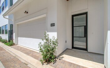 1645 Bingle Rd in Houston, TX - Foto de edificio - Building Photo