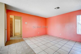 Covington Apartments in Las Vegas, NV - Building Photo - Building Photo