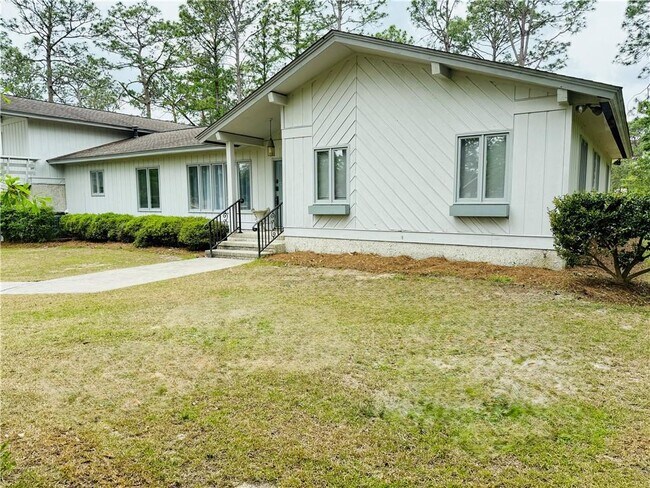 28 Pine Forest Dr W in Jesup, GA - Building Photo - Building Photo