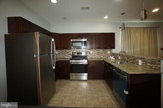900 S 51st St, Unit 1 in Philadelphia, PA - Building Photo - Building Photo