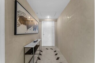 4925 Collins Ave in Miami Beach, FL - Building Photo - Building Photo