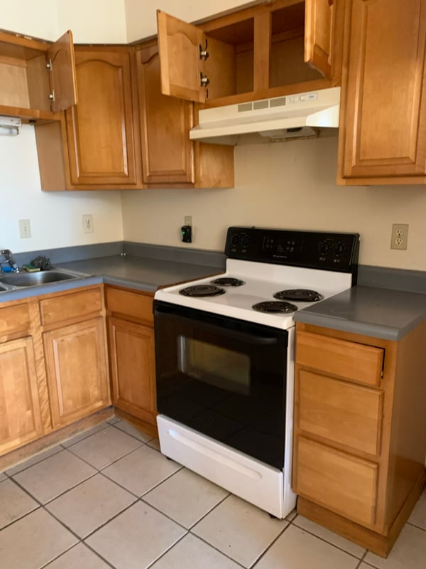 102 Broadway in Whitehall, NY - Foto de edificio - Building Photo