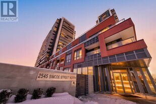 2545 Simcoe St N in Oshawa, ON - Building Photo