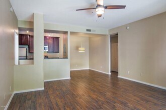 14145 N 92nd St, Unit 1052 in Scottsdale, AZ - Building Photo - Building Photo