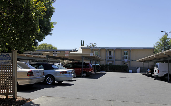 Concord Court Apartments in Concord, CA - Building Photo - Building Photo